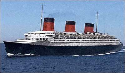 Quel est ce paquebot r&eacute;quisitionn&eacute; par les Am&eacute;ricains qui finit incendi&eacute; dans le port de New-York en 1942 ?