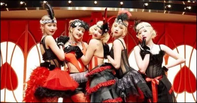 "Nxde" exprime la fa&ccedil;on dont on devrait tous pouvoir faire ce qu'on veut de notre corps, sans avoir &agrave; &ecirc;tre jug&eacute; et l'acceptation de nous-m&ecirc;me. Qui chante cette chanson ?