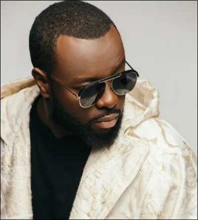 Quel chanteur et rappeur sort l'album "Le Fl&eacute;au" en 2020 ?