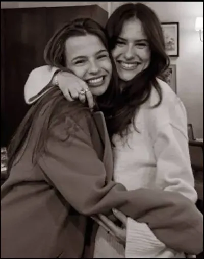 Comment s'appelle le duo entre Jeanne et Anouk ?