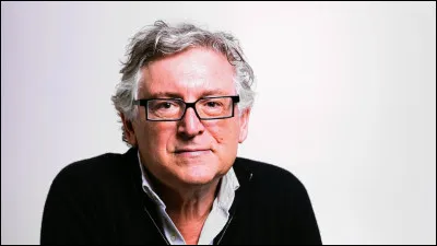 Qui est ce philosophe fran&ccedil;ais, auteur de l'essai ''Th&eacute;orie de la dictature'' ?