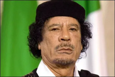 Quel est le pr&eacute;nom usuel de Kadhafi, dictateur libyen ?