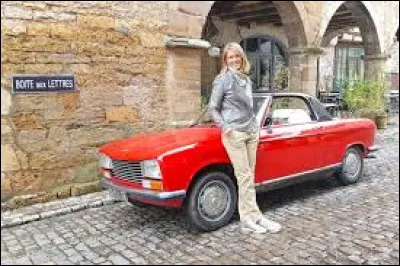 Qui pr&eacute;sente "Les Carnets de Julie" sur France 3 ?