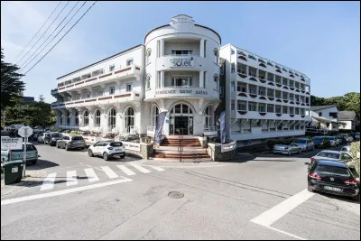 "La Baule-les-Pins" est un long-m&eacute;trage r&eacute;alis&eacute; par Diane Kurys.