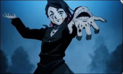 Que signifient les kanjis sur sa main gauche ?