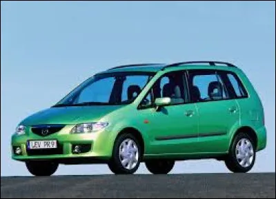Cette voiture verte est un ...