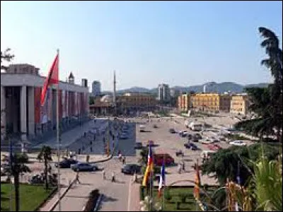 Comment appelle-t-on les habitants de Tirana (Albanie) ?