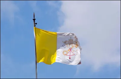 Le plus petit pays au monde est le Vatican.