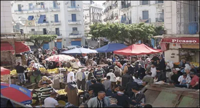 Quel est le nom de ce mythique march&eacute; le plus populaire d'Alger ?