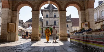 Capitale du causse qui porte son nom, Gramat est un centre de foires tr&egrave;s important. Quel centre de formation s'est install&eacute; l&agrave; ?