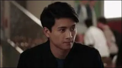 Comment s�appelle ce ranger et quelle est la couleur de sa tenue quand il se transforme ?