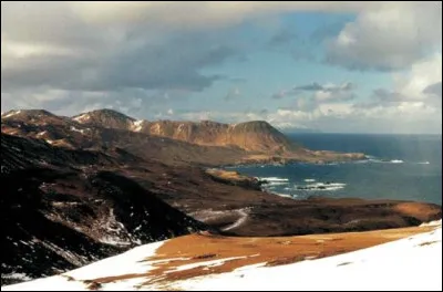 Contre quels essais nucl&eacute;aires Greenpeace commence-t-elle ses actions ?