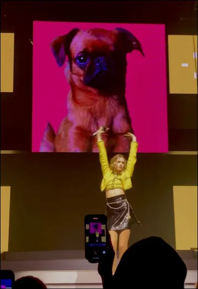 O&ugrave; a-t-elle fait l'avant-premi&egrave;re mondiale de la chanson + du clip ?