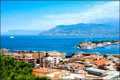 Quel est le nom de ce d&eacute;troit en Italie du Sud ?