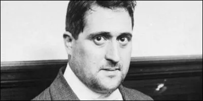 Qui est ce po&egrave;te fran&ccedil;ais, auteur du po&egrave;me ''La Clef'' ?