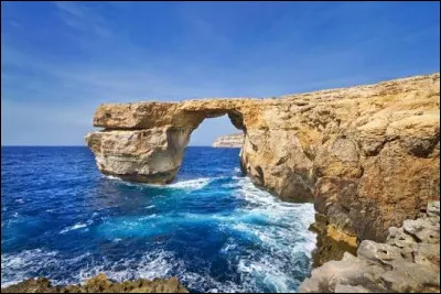Dans quel pays se trouvait la Fen&ecirc;tre d'Azur, disparue le 8 mars 2017 sur l'&icirc;le de Gozo ?