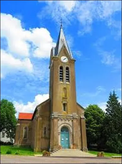 Voici l'&eacute;glise Saint-Remy, &agrave; L&eacute;tricourt. Village de l'aire d'attraction Nanc&eacute;enne, sur les bords de la Seille, il se situe dans le d&eacute;partement ...