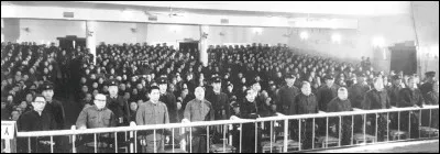 Quel groupe mao&iuml;ste est arr&ecirc;t&eacute;e en octobre ?