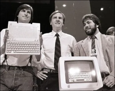 Quelle soci&eacute;t&eacute; cr&eacute;&eacute;e par Steve Jobs, Steve Wozniak et Ronald G. Wayne voit le jour ?