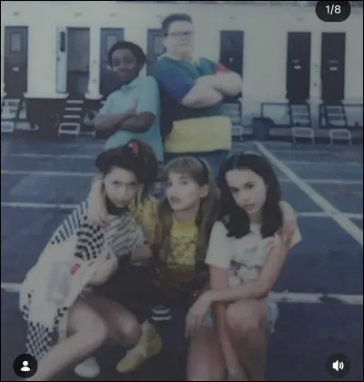 Que fait-elle avec ses amis &agrave; la fin du dernier &eacute;pisode de la s&eacute;rie ?