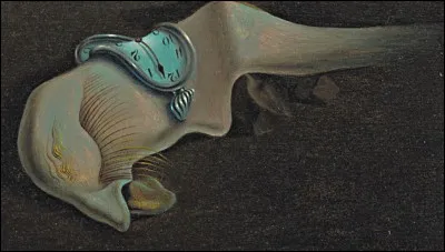 Qui est cette forme dans un coin du tableau ?