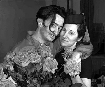 Qui est la muse du peintre Dali &agrave; cette &eacute;poque ?