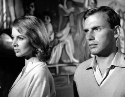 &Eacute;t&eacute; violent (Estate violenta) qui se d&eacute;roule dans la station baln&eacute;aire italienne de Riccione lors de la chute de Mussolini en juillet 1943, d&eacute;peint une histoire d'amour entre le jeune fils r&eacute;fractaire d'un important fasciste (Jean-Louis Trintignant), et la veuve d'un officier de marine (Eleonora Rossi Drago) : c'est un film de ...