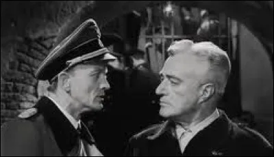 Dans "Le G&eacute;n&eacute;ral Della Rovere", un escroc - interpr&eacute;t&eacute; par Vittorio De Sica - se fait passer, dans la Rome occup&eacute;e par l'arm&eacute;e allemande pour un haut responsable de la R&eacute;sistance : c'est un film de ...