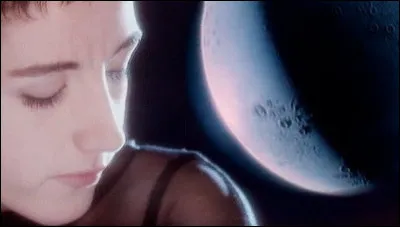 Compl&eacute;tez ce titre de Mecano : &laquo; �� de la Luna &raquo;.