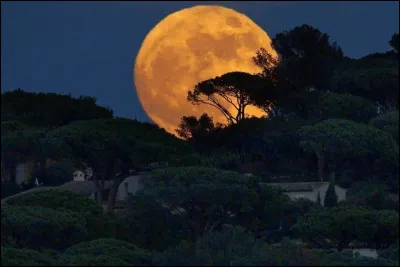 Qu�est-ce qu�une super lune ?