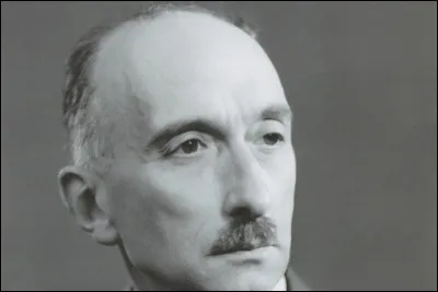 Qui est cet &eacute;crivain, auteur du roman intitul&eacute; ''Le N�ud de vip&egrave;res'' ?