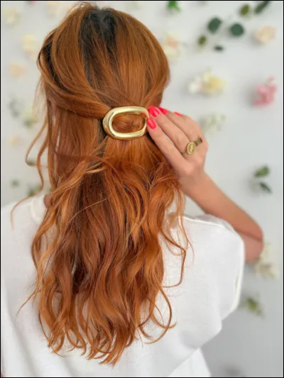 Que portes-tu dans tes cheveux ?