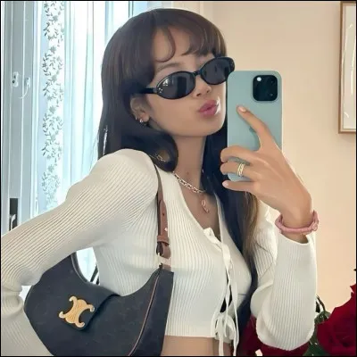 De quel groupe Lisa fait-elle partie ?