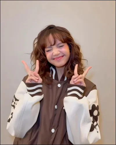 Le vrai nom de Lisa est...