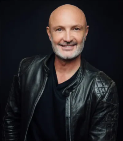 Vrai ou faux ?Cette personne est un fabricant de chaussures.