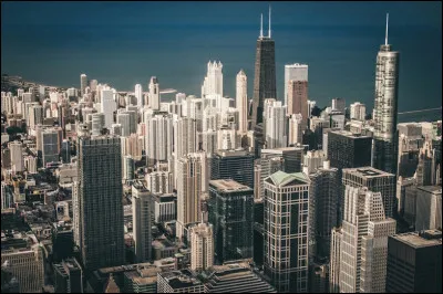 Quelle est cette ville am&eacute;ricaine de l'Illinois parfois surnomm&eacute;e ''la capitale du crime'' ?