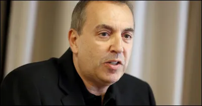 Qui est cet animateur qui a pr&eacute;sent&eacute; l'&eacute;mission ''Crimes'' ?