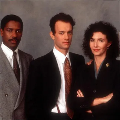 Dans quel film, sorti en 1994, Tom Hanks interpr&egrave;te-t-il le r&ocirc;le d'un avocat s&eacute;ropositif ?