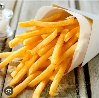 Les frites sont souvent accompagn&eacute;es d'une sauce au beurre.
