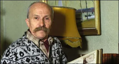 Qui est cet &eacute;crivain, auteur du roman ''La Pie saoule'' ?