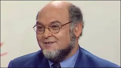 Robert Hue, candidat communiste &agrave; l'&eacute;lection pr&eacute;sidentielle de 2002 a &eacute;t&eacute; pendant 31 ans maire de ...