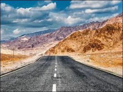 Que faut-il ajouter &agrave; "Ki" pour obtenir l'unit&eacute; pratique de distance qui correspond &agrave; 1 000 m&egrave;tres ?