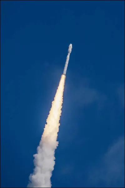 Quel pays a lanc&eacute; dans l'espace la fus&eacute;e "Longue Marche" ?