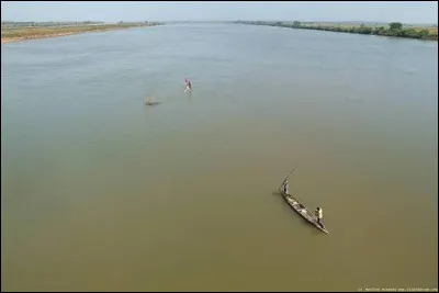 Dans quel sens coule r&eacute;ellement le fleuve Niger, alors que des cartes anciennes de l'Afrique montraient le contraire ?