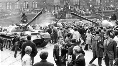 Comment se nomme cette r&eacute;volution qui s'est d&eacute;roul&eacute;e au printemps 1968 ?