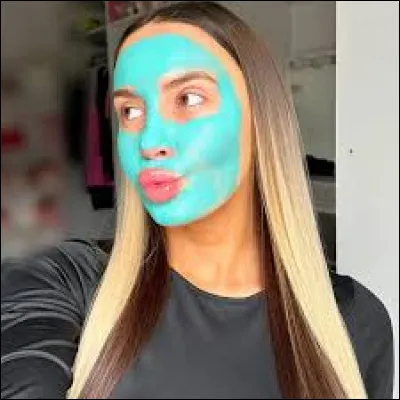 Qui est cette youtubeuse ?