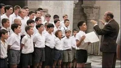 Quelle chanson est interpr&eacute;t&eacute;e par la chorale du pensionnat "Fond de l'&eacute;tang" dans cette sc&egrave;ne du film "Les Choristes" ?