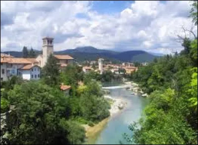 C'est une r&eacute;gion autonome cr&eacute;&eacute;e &agrave; la bordure nord-est du pays et peupl&eacute;e de 1,2 million d'habitants :