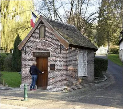 Cette mairie est la plus petite de France avec ses 8 m&sup2;, mais o&ugrave; se trouve-t-elle ?