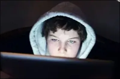 Combien de temps passes-tu environ sur ton t&eacute;l&eacute;phone, par jour ?